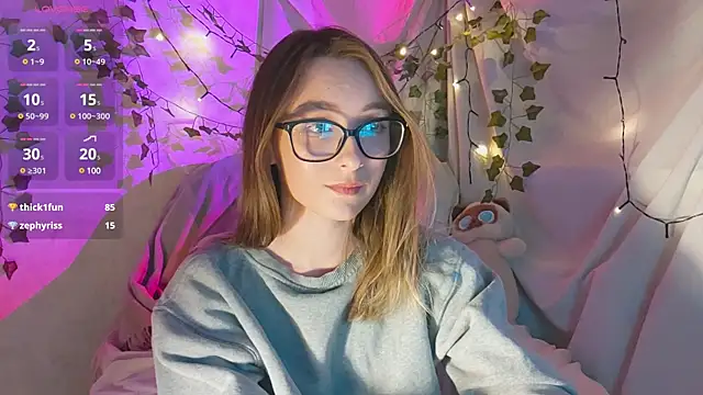 Snapshot of monlight__dana chatting on December 3, 1:49 pm monlight dana online show from December 3, 1:49 pm