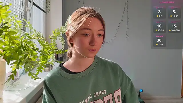 Snapshot of monlight__dana chatting on February 1, 9:54 am monlight dana online show from February 1, 9:54 am