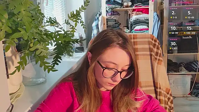 Snapshot of monlight__dana chatting on February 18, 11:11 am monlight dana online show from February 18, 11:11 am