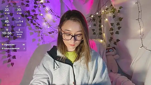 Snapshot of monlight__dana chatting on December 2, 2:25 pm monlight dana online show from December 2, 2:25 pm