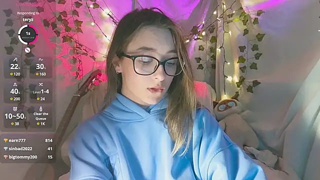 Snapshot of monlight__dana chatting on December 9, 3:44 pm monlight dana online show from December 9, 3:44 pm