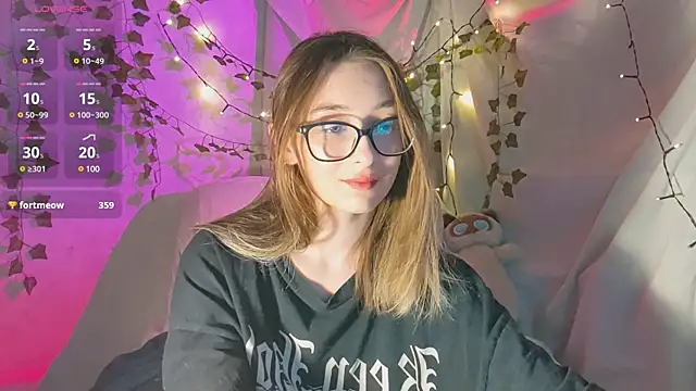 Snapshot of monlight__dana chatting on December 7, 5:37 pm monlight dana online show from December 7, 5:37 pm