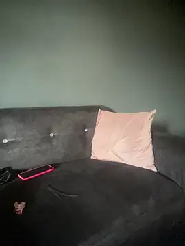 Berry Bans online show from March 19, 9:48 pm