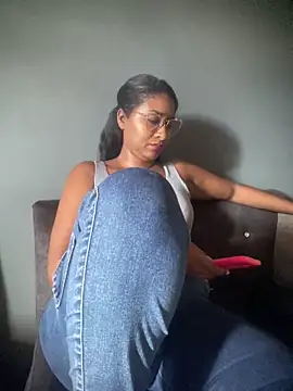 Berry Bans online show from March 22, 8:10 pm