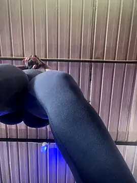 Berry Bans online show from November 19, 5:13 pm