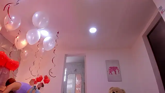 Snapshot of Charlotte_Ice1 chatting on February 17, 3:53 pm Charlotte Ice1 online show from February 17, 3:53 pm