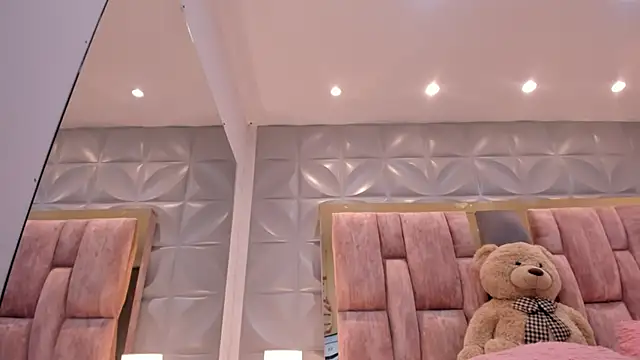 Charlotte Ice1 online show from March 10, 3:27 pm