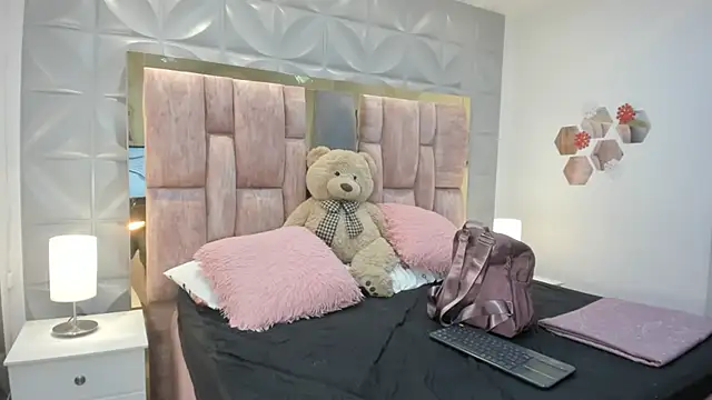 Charlotte Ice1 online show from March 16, 3:48 pm