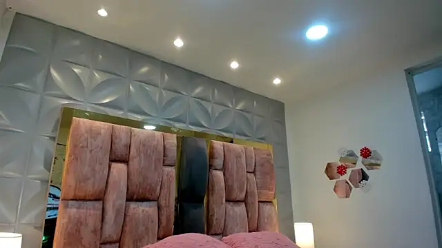 Snapshot of Charlotte_Ice1 chatting on March 4, 3:42 pm Charlotte Ice1 online show from March 4, 3:42 pm