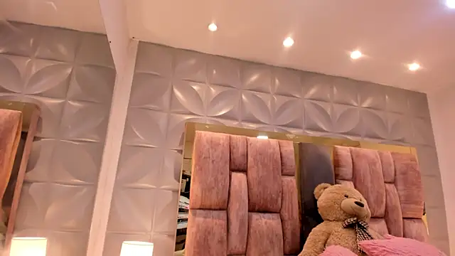 Charlotte Ice1 online show from April 14, 2:00 pm