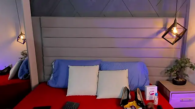 LadyLuminary online show from November 7, 7:29 pm