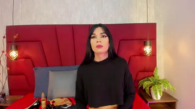 LadyLuminary online show from December 1, 7:37 pm