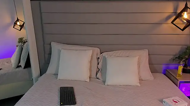 LadyLuminary online show from November 26, 7:58 pm