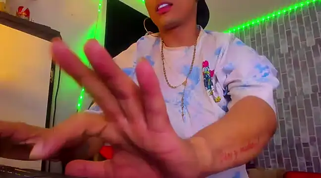 Snapshot of PARADISE_S7S chatting on February 1, 1:51 pm PARADISE S7S online show from February 1, 1:51 pm