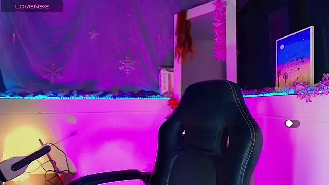 mariana scott   online show from December 1, 11:05 pm