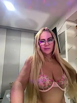 LARIANA RIVERA23 online show from March 20, 6:36 am