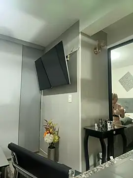 Snapshot of LARIANA_RIVERA23 chatting on February 18, 4:26 am LARIANA RIVERA23 online show from February 18, 4:26 am