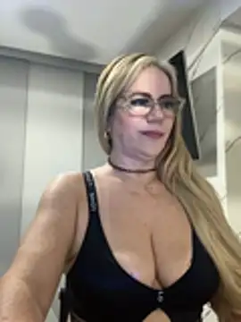 LARIANA RIVERA23 online show from January 18, 7:56 am