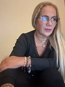 Snapshot of LARIANA_RIVERA23 chatting on July 13, 8:13 am LARIANA RIVERA23 online show from July 13, 8:13 am
