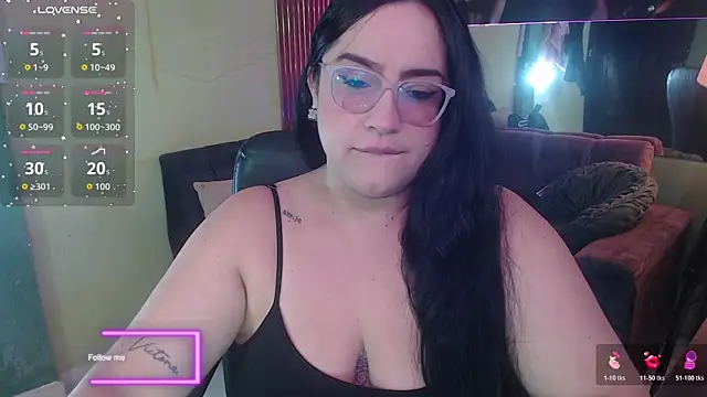 Sofiia davis23 online show from June 1, 1:44 pm
