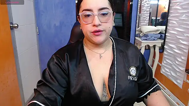Sofiia davis23 online show from May 7, 1:58 pm