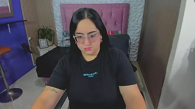 Sofiia davis23 online show from October 1, 1:48 pm