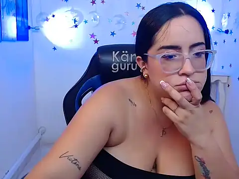Sofiia davis23 online show from December 12, 4:21 pm