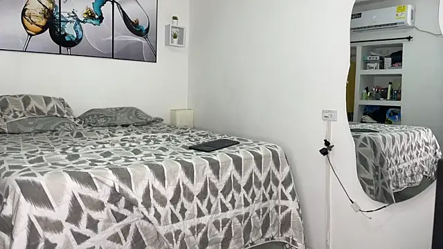 wendy alejo1712 online show from September 24, 12:40 am