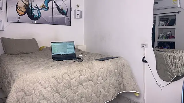 wendy alejo1712 online show from February 4, 1:33 am