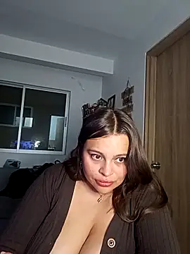 Snapshot of Alex_flair chatting on February 3, 6:22 am Alex flair online show from February 3, 6:22 am