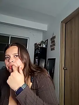 Snapshot of Alex_flair chatting on February 3, 5:49 am Alex flair online show from February 3, 5:49 am