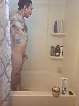 Snapshot of hungandtatted666 chatting on October 22, 4:06 pm hungandtatted666 online show from October 22, 4:06 pm