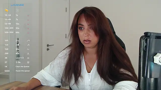 Snapshot of _Just_a_queen_3 chatting on July 3, 11:39 am Just a queen 3 online show from July 3, 11:39 am