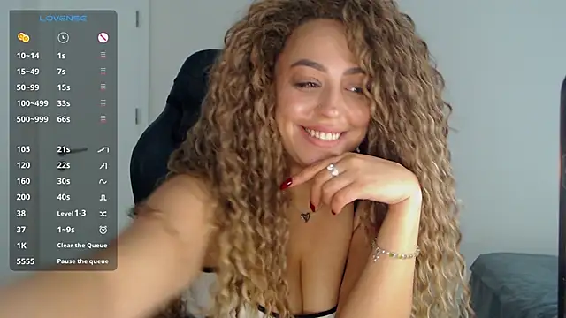  Just a queen 3 online show from February 22, 11:23 am