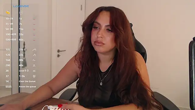 Snapshot of _Just_a_queen_3 chatting on June 11, 5:43 pm Just a queen 3 online show from June 11, 5:43 pm
