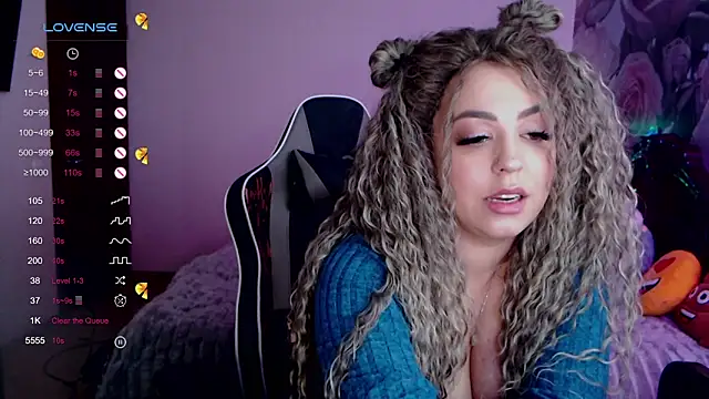 Snapshot of _Just_a_queen_3 chatting on January 15, 6:08 pm  Just a queen 3 online show from January 15, 6:08 pm