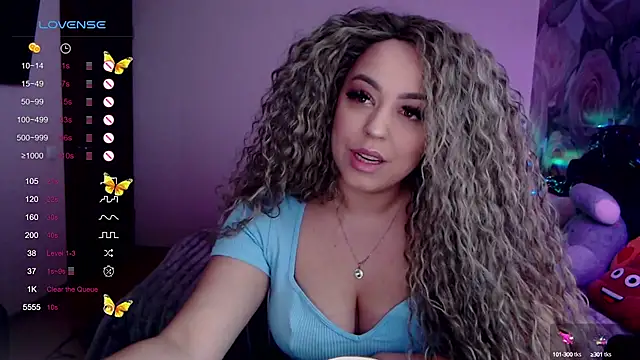 Snapshot of _Just_a_queen_3 chatting on February 2, 1:19 pm  Just a queen 3 online show from February 2, 1:19 pm