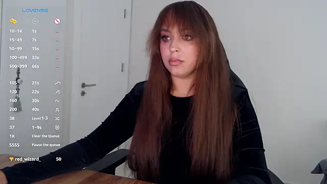  Just a queen 3 online show from April 13, 4:44 pm