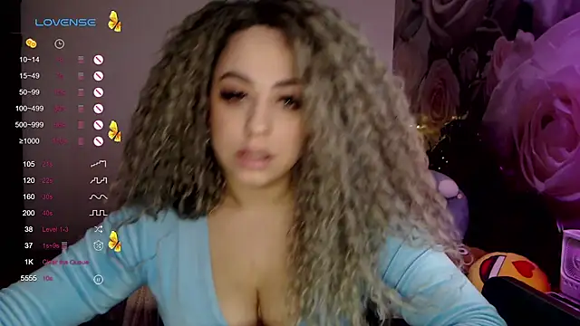 Snapshot of _Just_a_queen_3 chatting on February 26, 6:26 pm  Just a queen 3 online show from February 26, 6:26 pm
