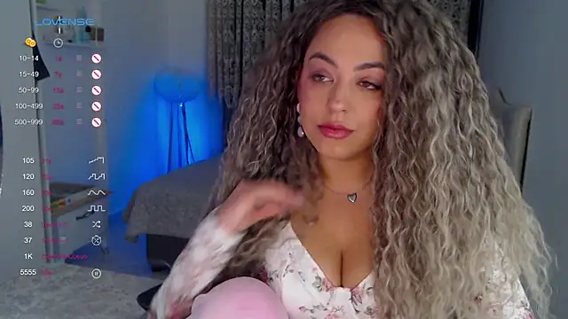  Just a queen 3 online show from January 11, 10:33 am