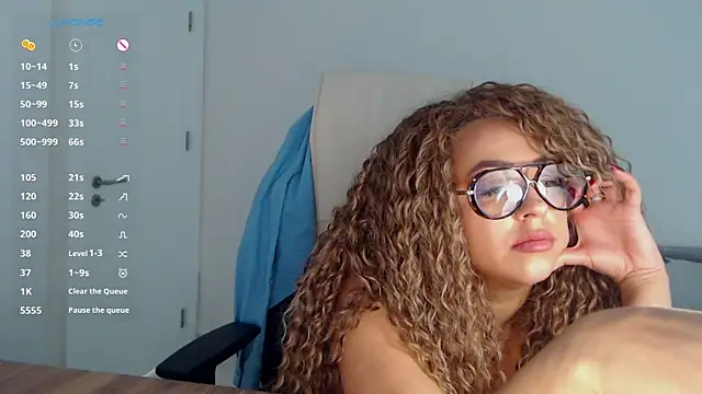  Just a queen 3 online show from February 23, 9:32 am