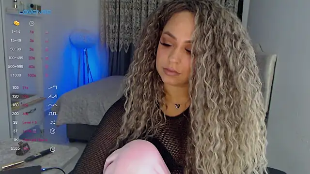  Just a queen 3 online show from January 13, 6:23 pm