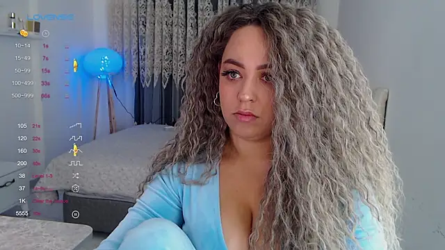 Snapshot of _Just_a_queen_3 chatting on November 12, 8:29 am Just a queen 3 online show from November 12, 8:29 am