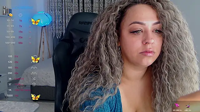 Snapshot of _Just_a_queen_3 chatting on October 25, 10:14 am Just a queen 3 online show from October 25, 10:14 am