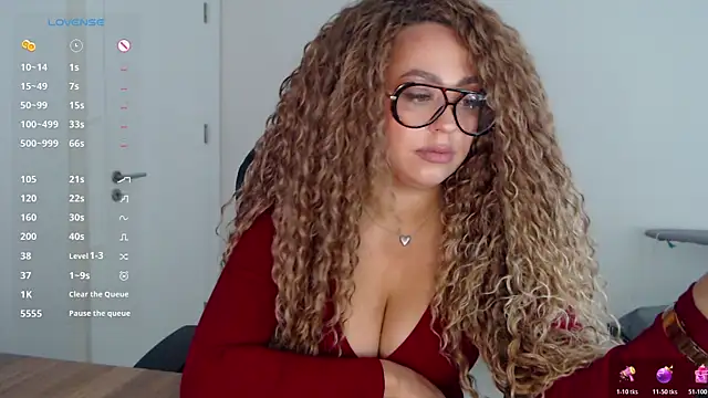  Just a queen 3 online show from March 4, 8:33 am