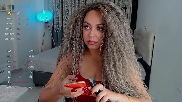 Snapshot of _Just_a_queen_3 chatting on October 16, 9:50 am  Just a queen 3 online show from October 16, 9:50 am