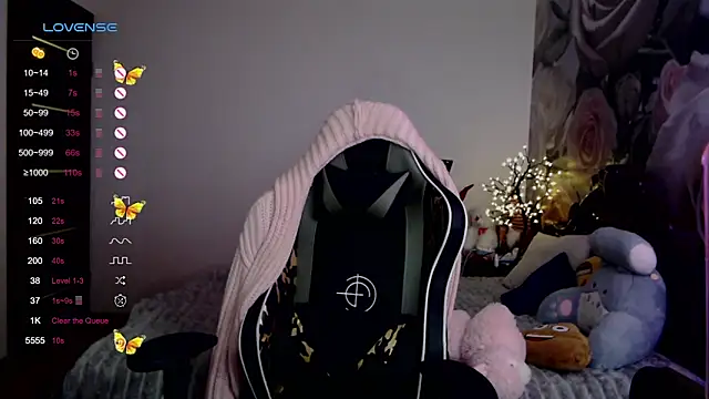Snapshot of _Just_a_queen_3 chatting on March 9, 6:32 pm  Just a queen 3 online show from March 9, 6:32 pm