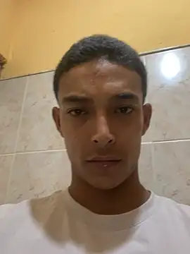 Snapshot of Demiansteven2 chatting on July 14, 8:48 pm Demiansteven2 online show from July 14, 8:48 pm