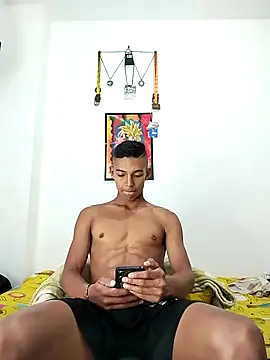 Demiansteven2 online show from December 18, 5:39 pm