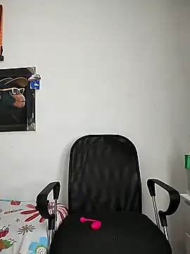 Demiansteven2 online show from April 18, 7:07 pm